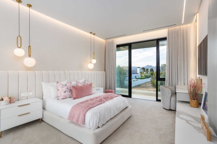 7 Bedroom Property for Sale in Val De Vie Estate Western Cape